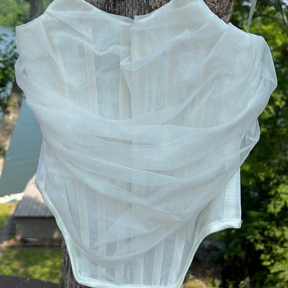 White strapless corset top - Picture 3 of 3